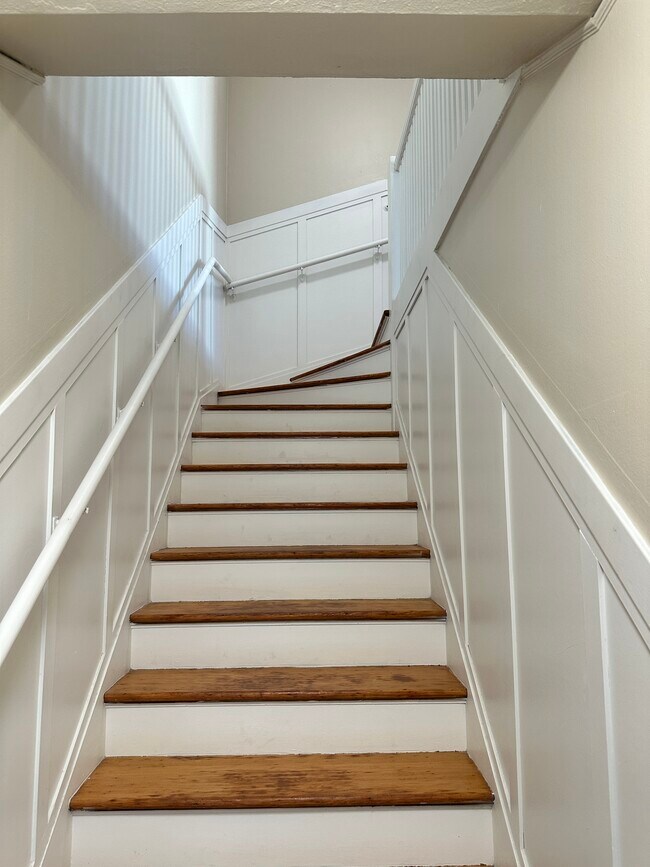 Building Photo - 778 61st St