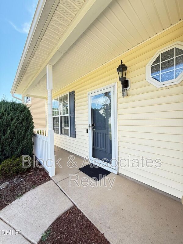 Building Photo - 420 Cline Falls Dr