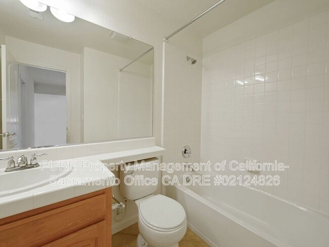 Building Photo - 2011 Misty Meadow Dr