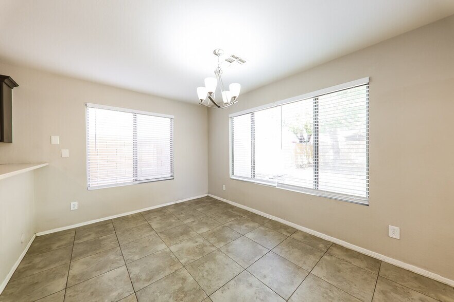 Building Photo - 15052 W Bottle Tree Ave