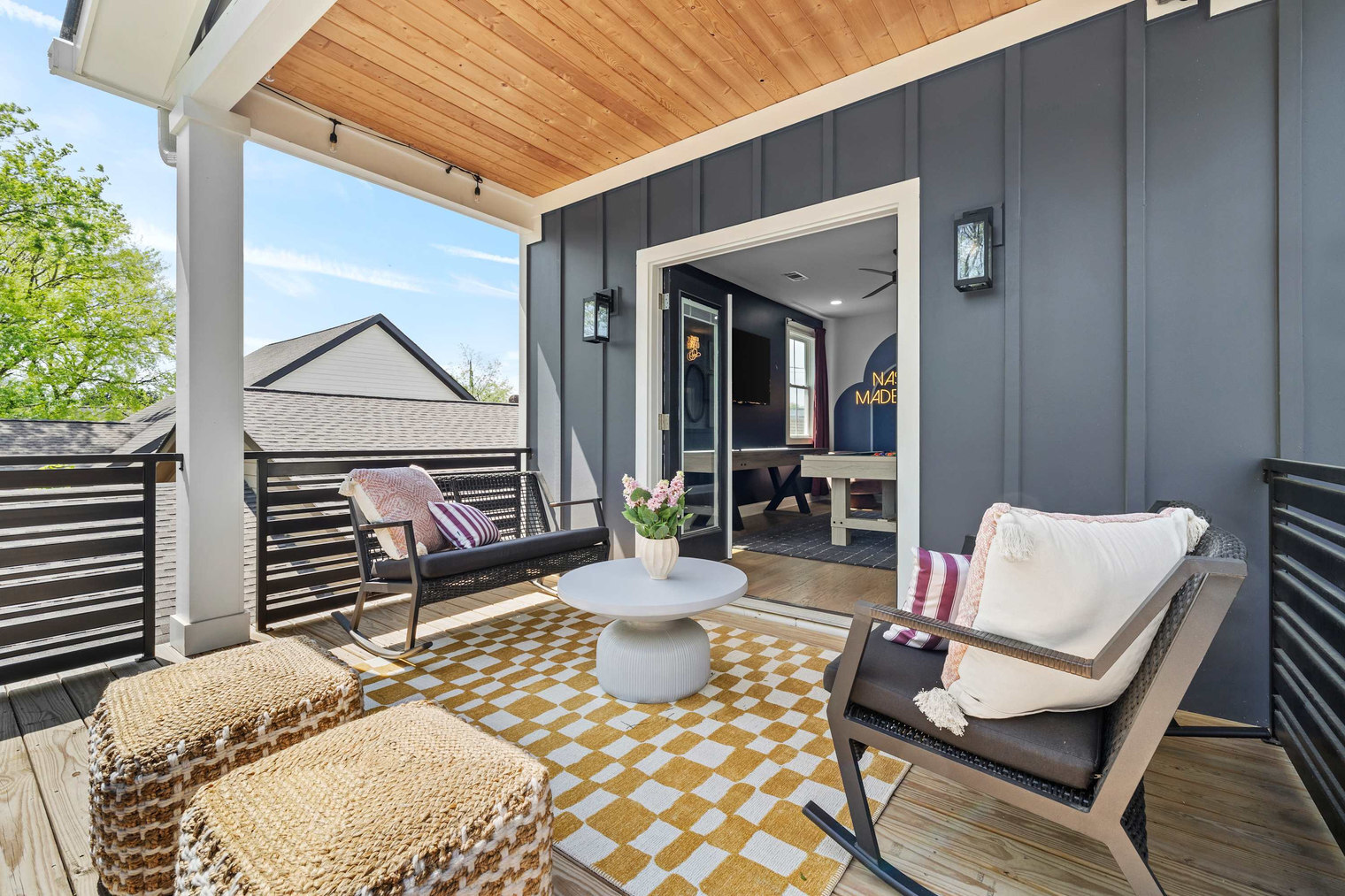 Building Photo - 930 Morrison St