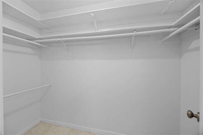 Building Photo - 2608 Water Well Ln