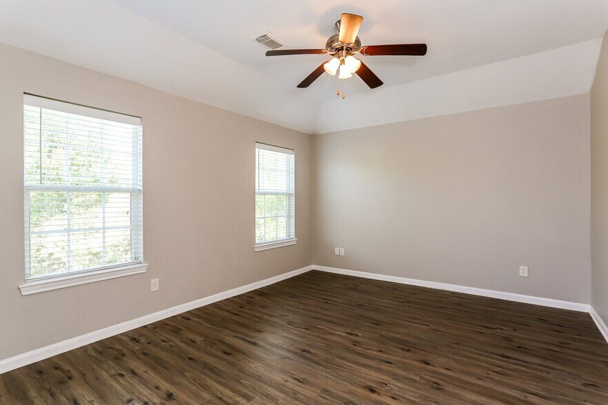 Building Photo - 4946 S Cancun