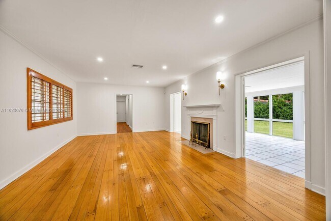 Building Photo - 1340 Sopera Ave
