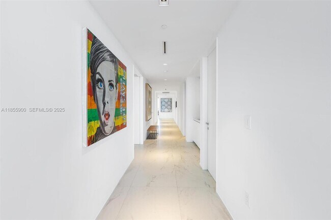 Building Photo - 1000 Biscayne Blvd