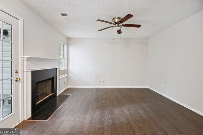 Building Photo - 3836 Riverview Bend