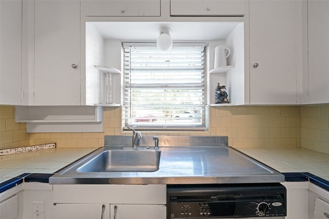 Building Photo - 2501 Dorrington St