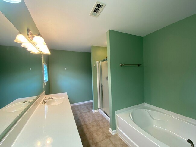 Building Photo - 115 N Field Dr