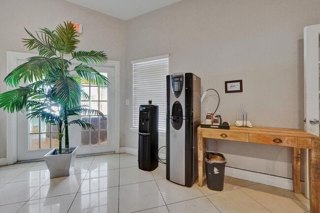 Building Photo - 12650 Vista Isles Dr