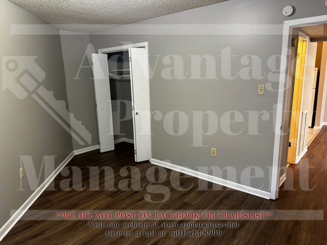 Building Photo - Cozy & Convenient 2-Bedroom Executive Suit...