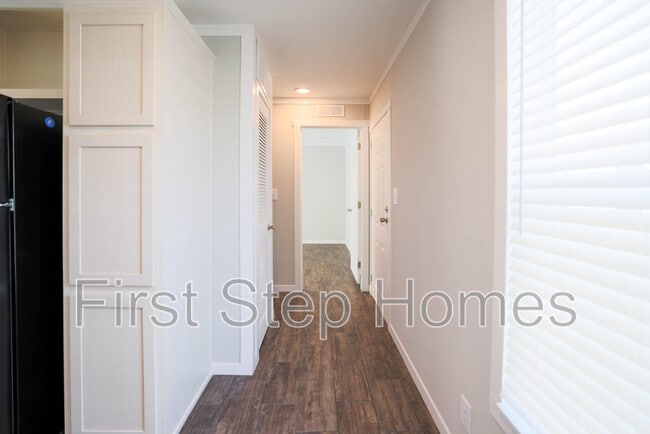Building Photo - 133 Appaloosa Dr