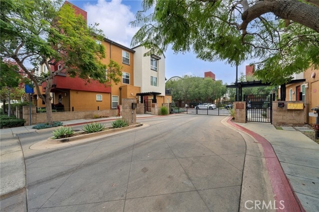 Building Photo - 8620 Belford Ave