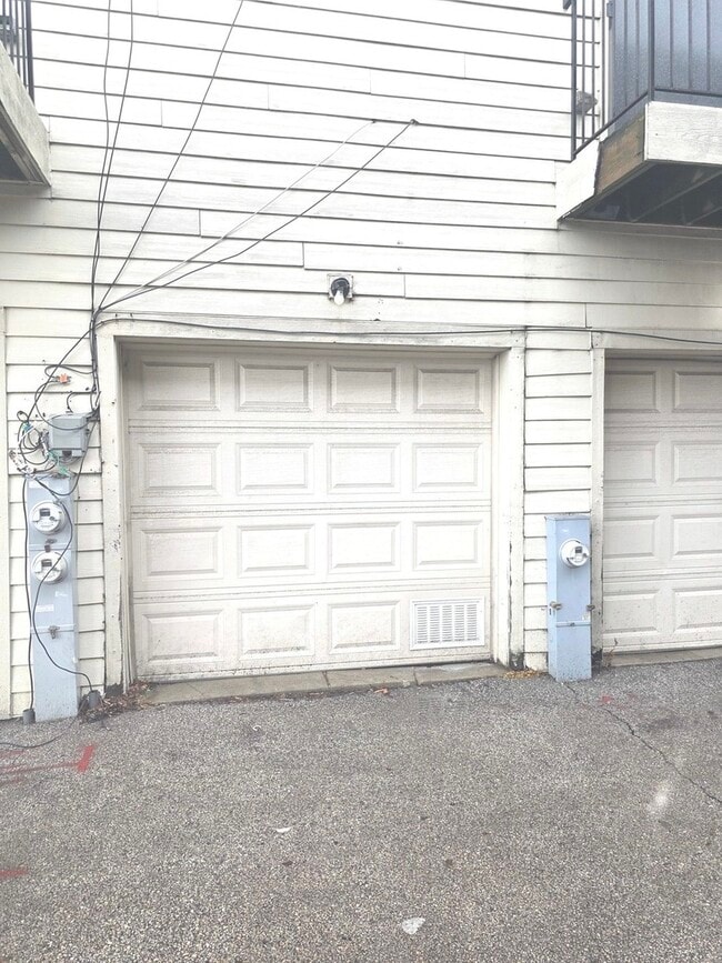 Building Photo - 736 S Kedzie Ave