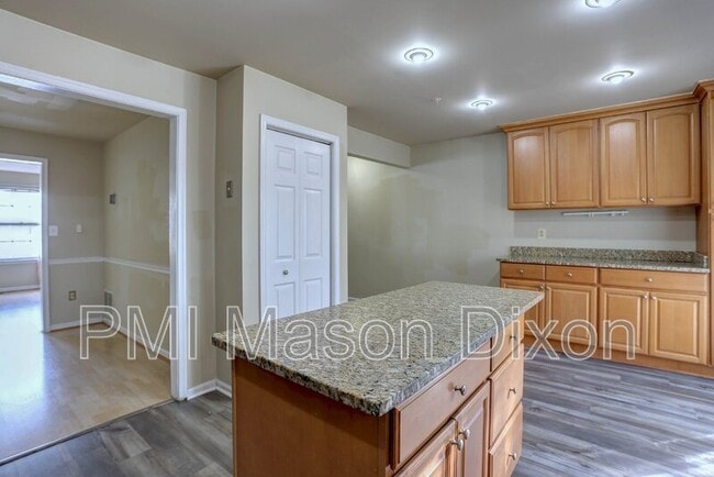 Building Photo - 8847 Goose Landing Cir