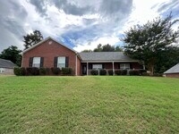 Building Photo - 707 Porter Ln