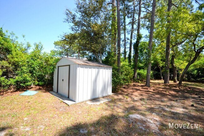 Building Photo - 23 Beauregard Dr