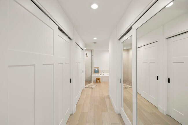 Building Photo - 304 Ridge Rd