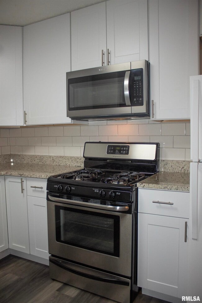 Building Photo - 2539 W Monroe St