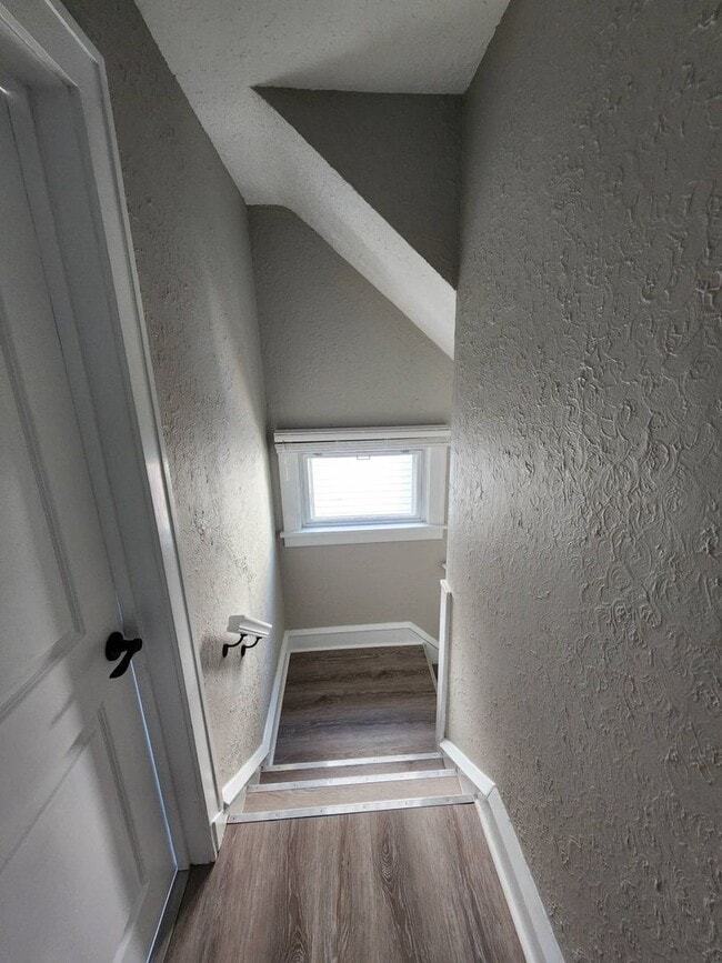 Building Photo - Newly Renovated 3-Bedroom Property in Prim...