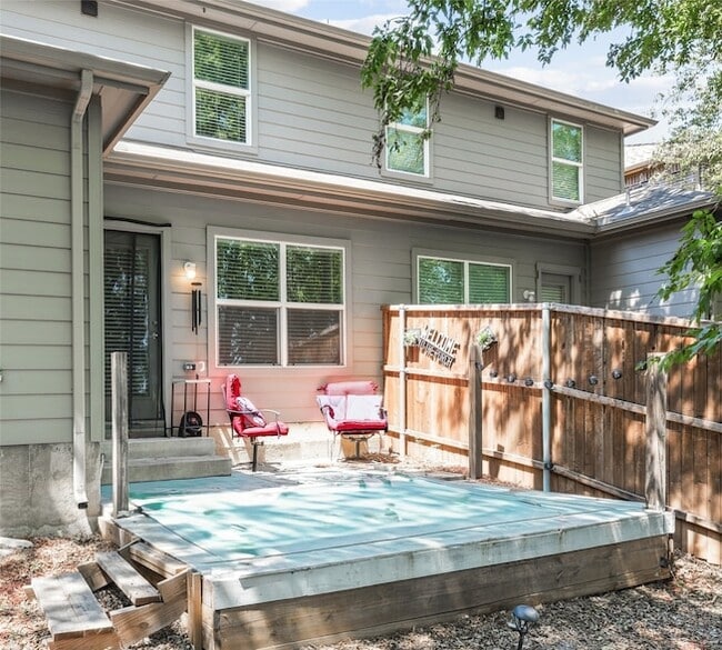 Building Photo - 268 Castleridge Dr