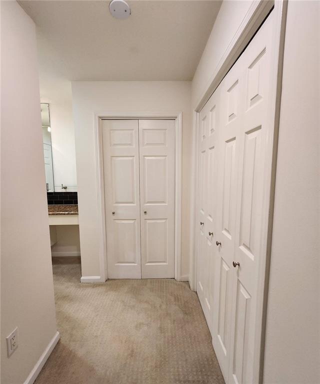 Building Photo - 23311 Plantation Dr NE