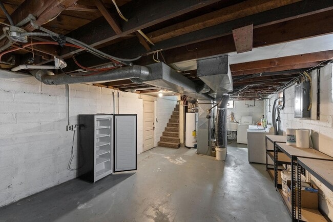 Building Photo - 2901 Zenith Ave N