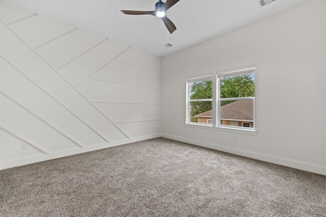 Building Photo - 8023 Easter St