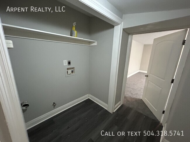 Building Photo - 2713 Volpe Dr