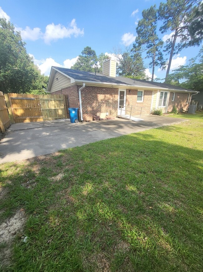 Building Photo - 7281 Pebblebrook Dr