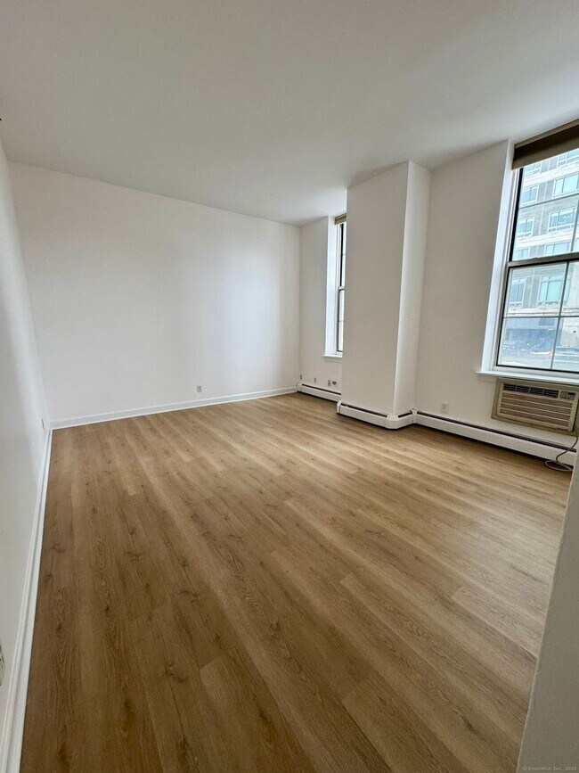 Building Photo - 124 Court St