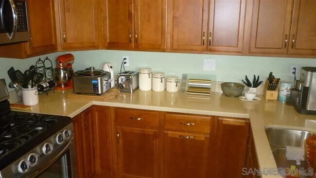 Building Photo - 8434 Summerdale Rd