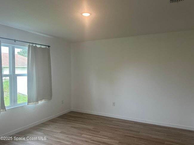 Building Photo - 712 Donau Ave NW