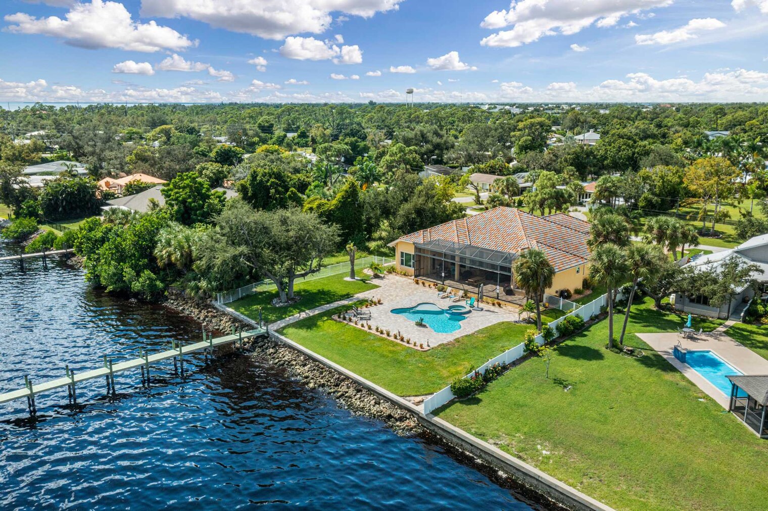 Building Photo - 4470 Northshore Dr