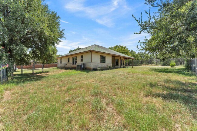 Building Photo - 145 Chaumont St