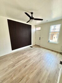 Building Photo - Rehabbed 2 Bedroom In Norris Square