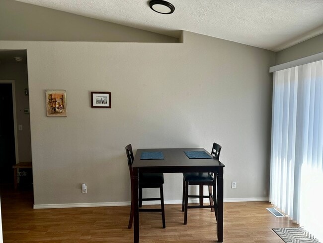 Building Photo - Cozy Home in Columbia Village!