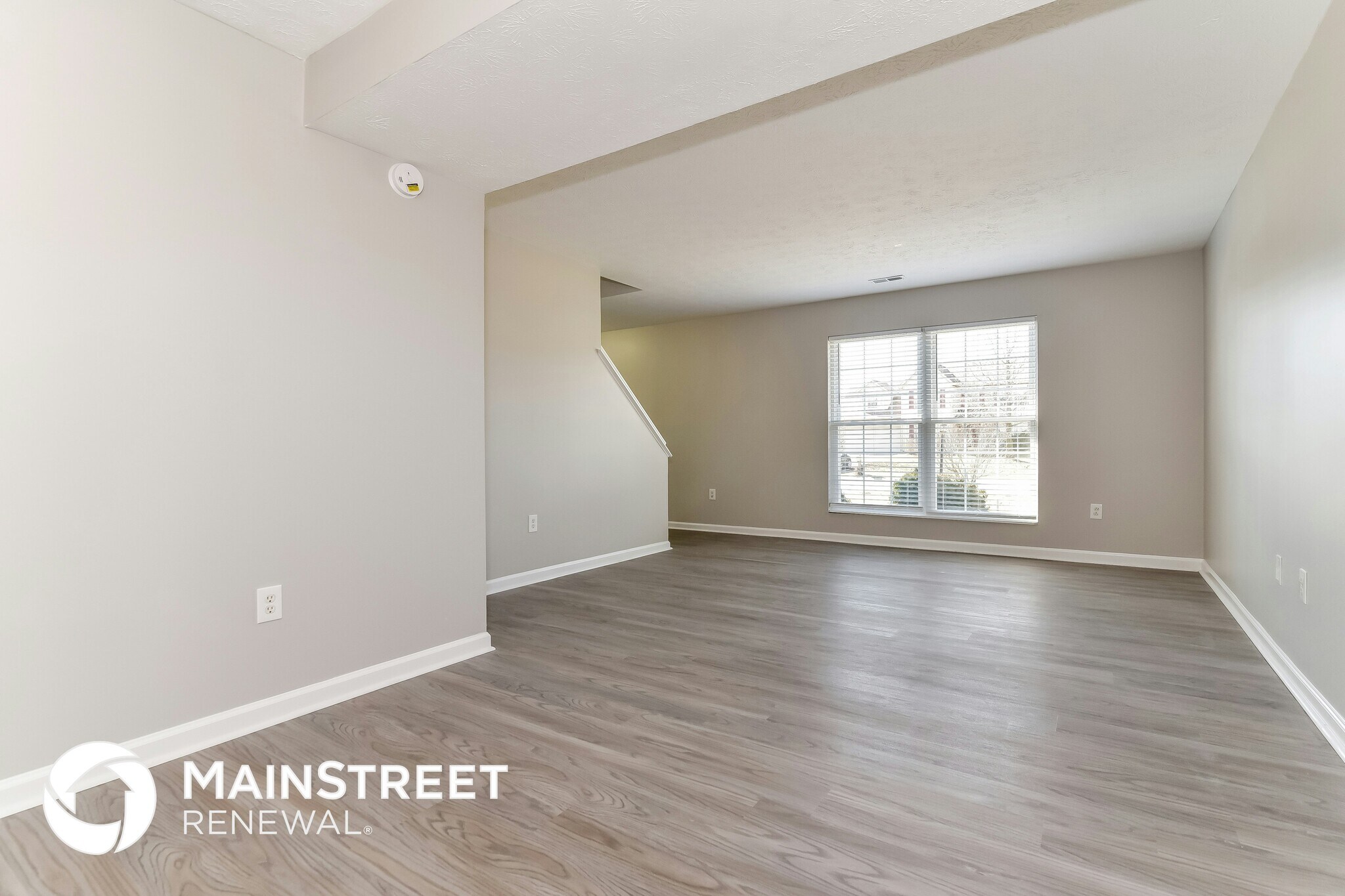 Building Photo - 6415 Hollingsworth Dr