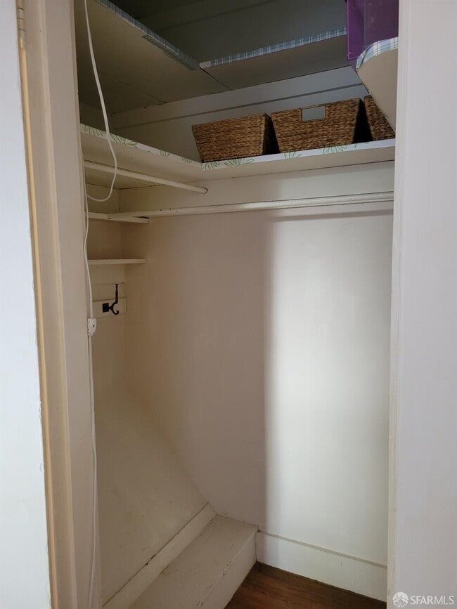 Building Photo - 120 21st Ave