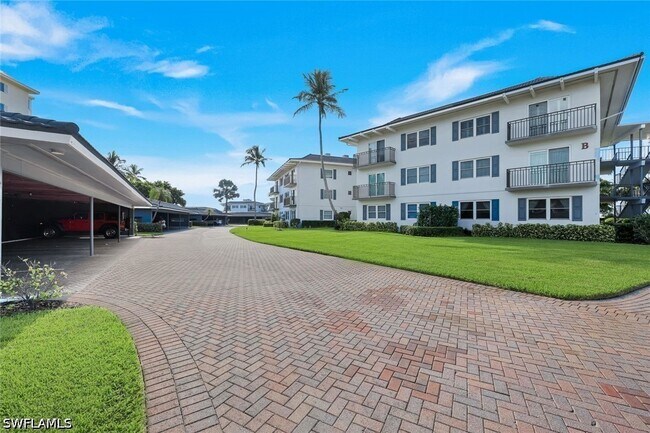 Building Photo - 3400 Gulf Shore Blvd N