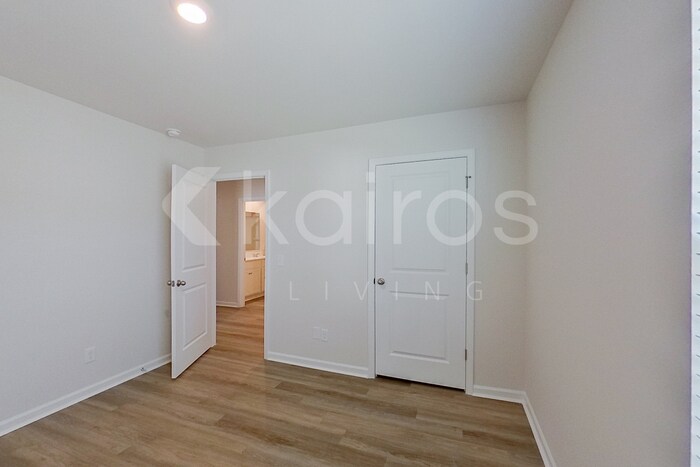Building Photo - 116 Inez Ave
