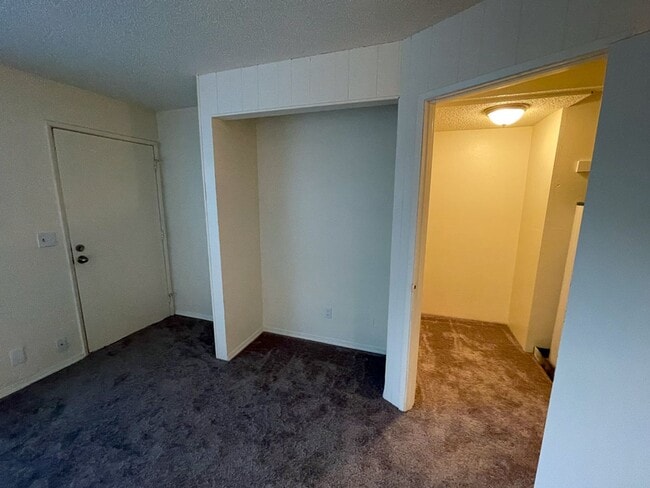 Interior Photo - #299 JANEWOOD WEST