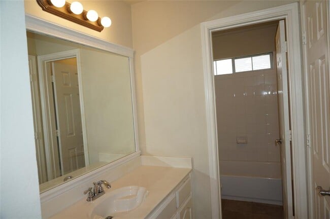 Building Photo - 11457 Gatesville Dr
