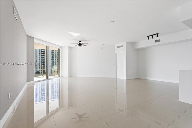 Building Photo - 17301 Biscayne Blvd