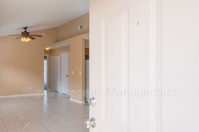 Building Photo - 2548 Americas Cup Cir E