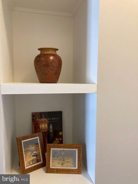 Building Photo - 376 E Main St