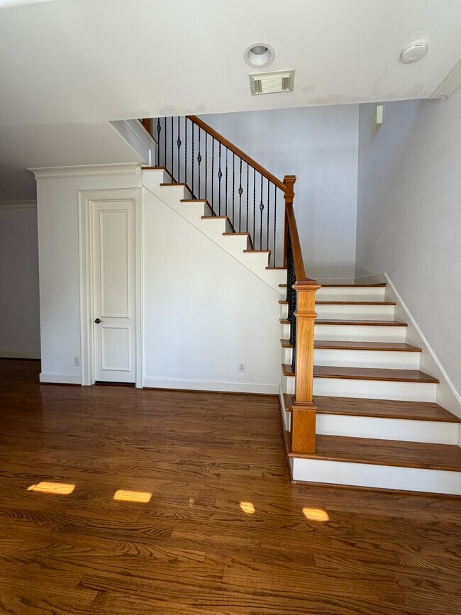 Building Photo - 1315 Whispering Pines Dr