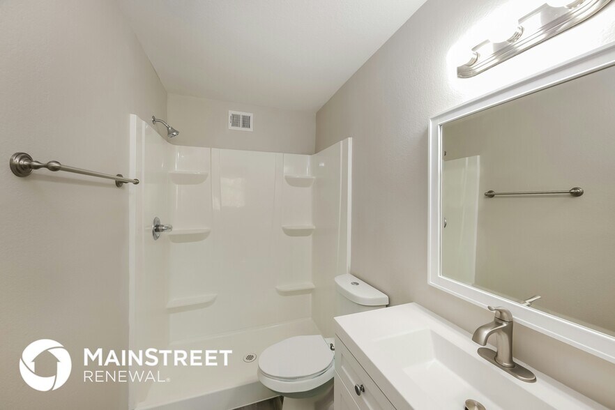 Building Photo - 318 W 18th Ave