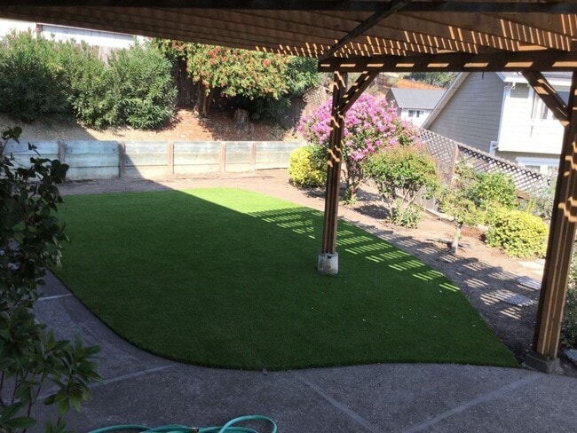 Building Photo - Available Now ~ Beautiful 4 bed/3 bath Home in Novato ~ Views ~ 2 Level