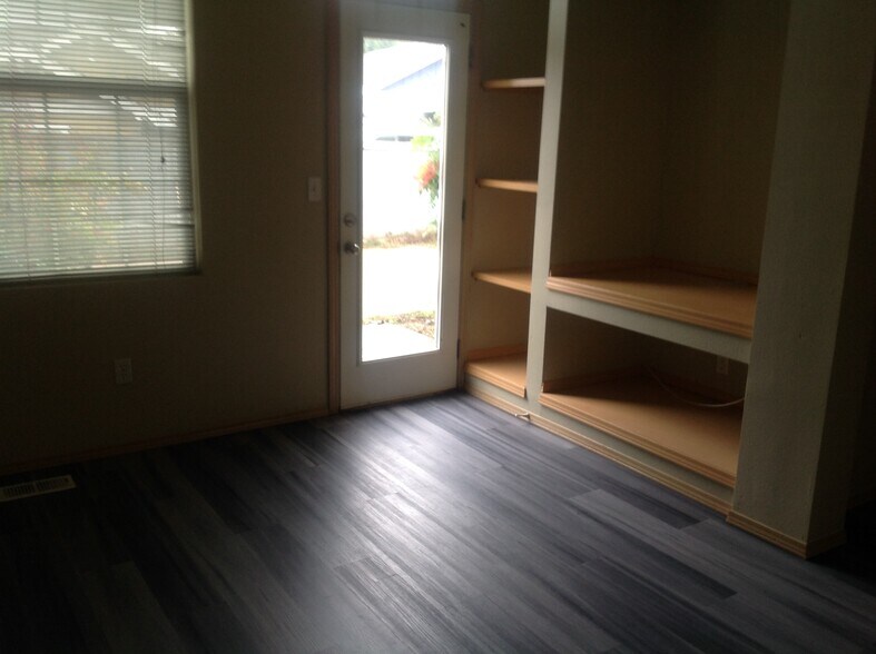 Building Photo - 14362 NE 189th Ct