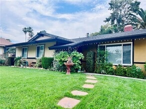Building Photo - 808 Orchard Dr